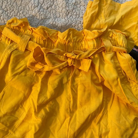 yellow flare pants with belt and pockets - Picture 4 of 4